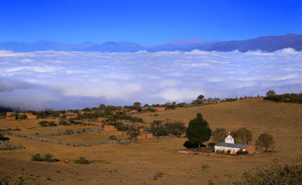 El mágico pueblo donde nacen las nubes y solo dos habitantes reciben a los viajeros en su&nbsp;casa